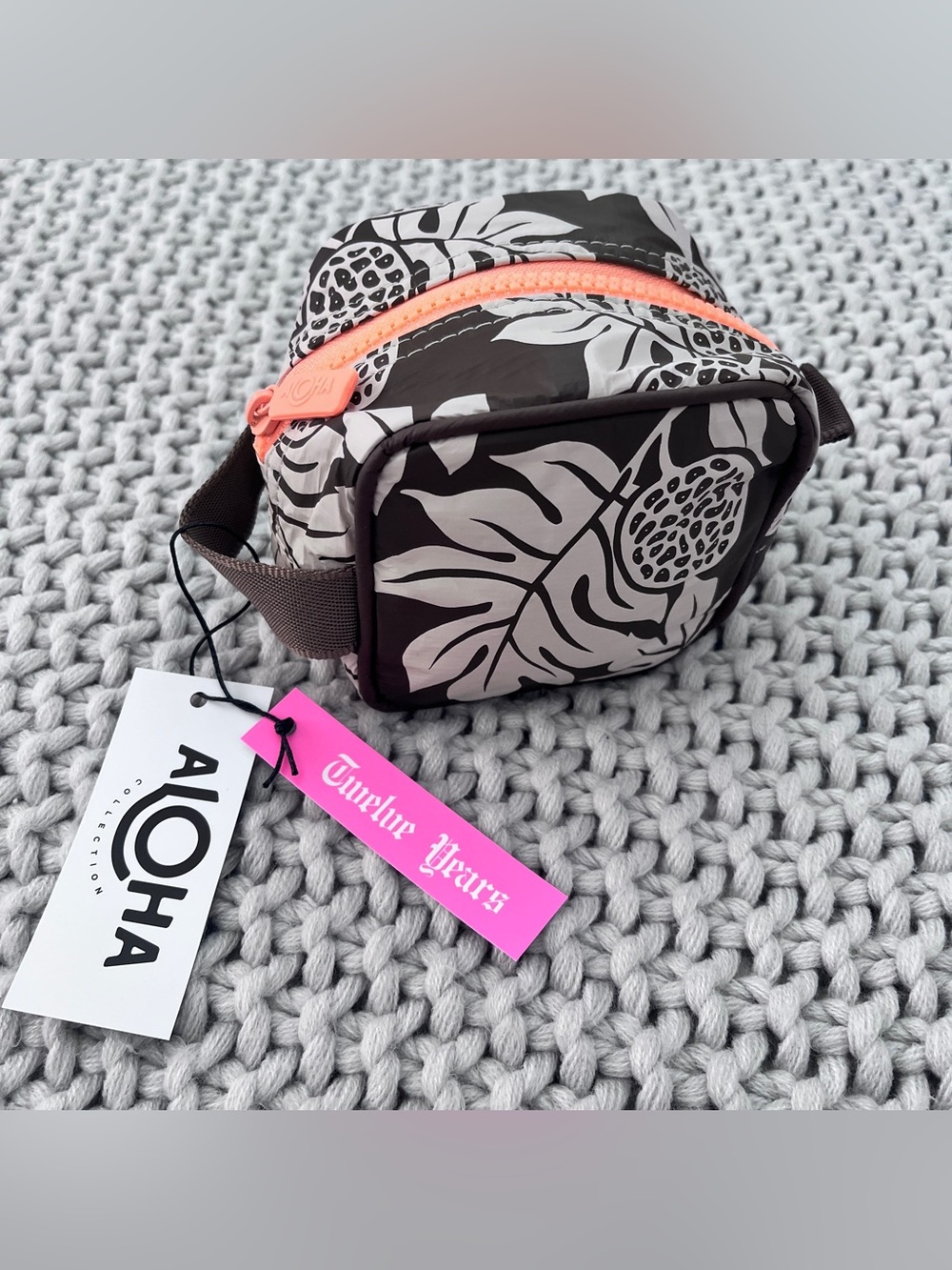 Aloha Collection• 12 Year Collection Cubie in Holomua Coconut On Sandstone